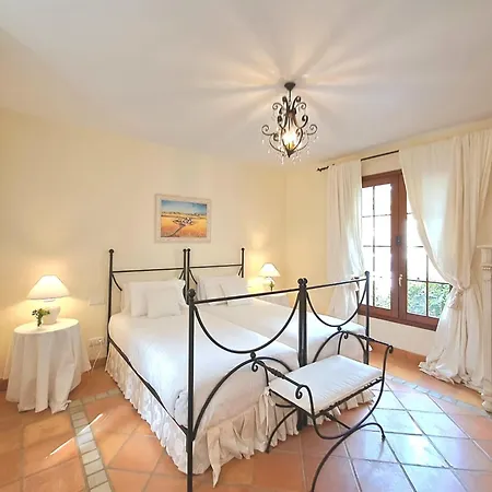 Noctua Luxury Paraiso 001 * Εστεπόνα