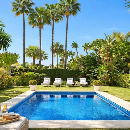 Βίλα Noctua Luxury Paraiso 001