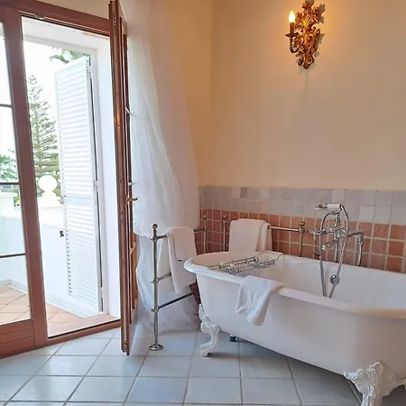 Noctua Luxury Paraiso 001 فيلة إِستيبونا