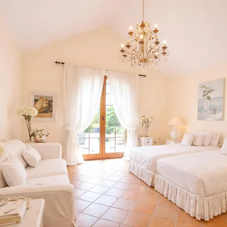 Villa Noctua Luxury Paraiso 001 *