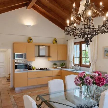 Noctua Luxury Paraiso 001 * Estepona